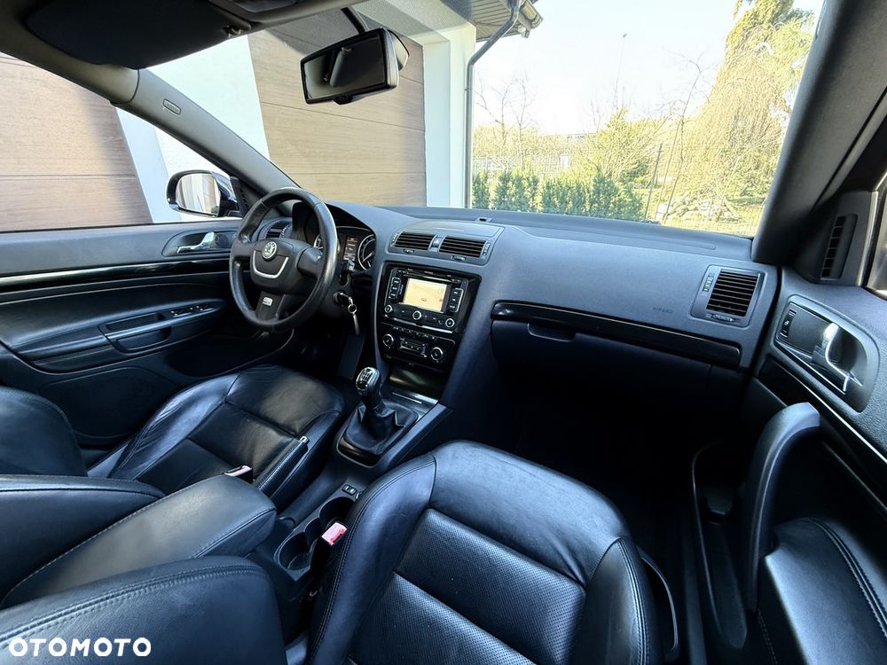 Skoda Octavia 2.0 TSI RS - 28