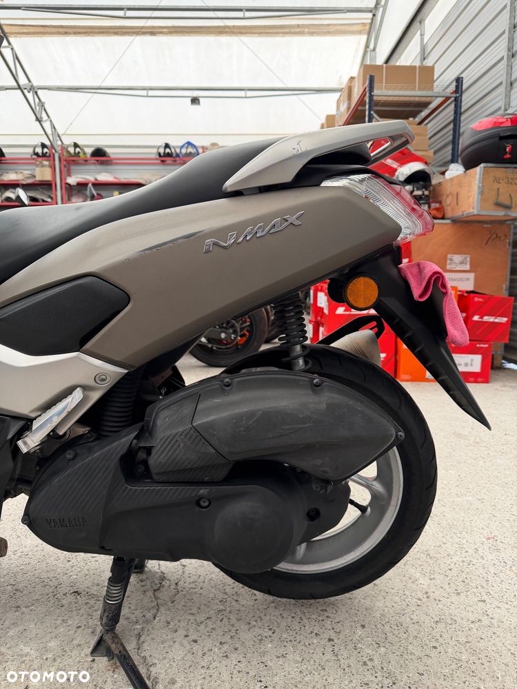 Yamaha NMAX - 11
