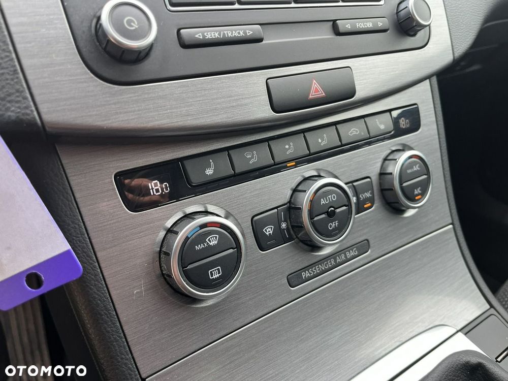 Volkswagen Passat - 28