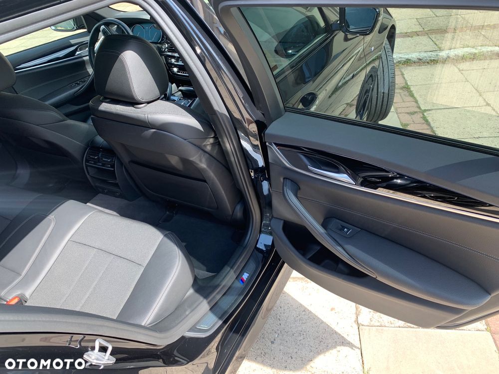 BMW Seria 5 520d M Sport - 14
