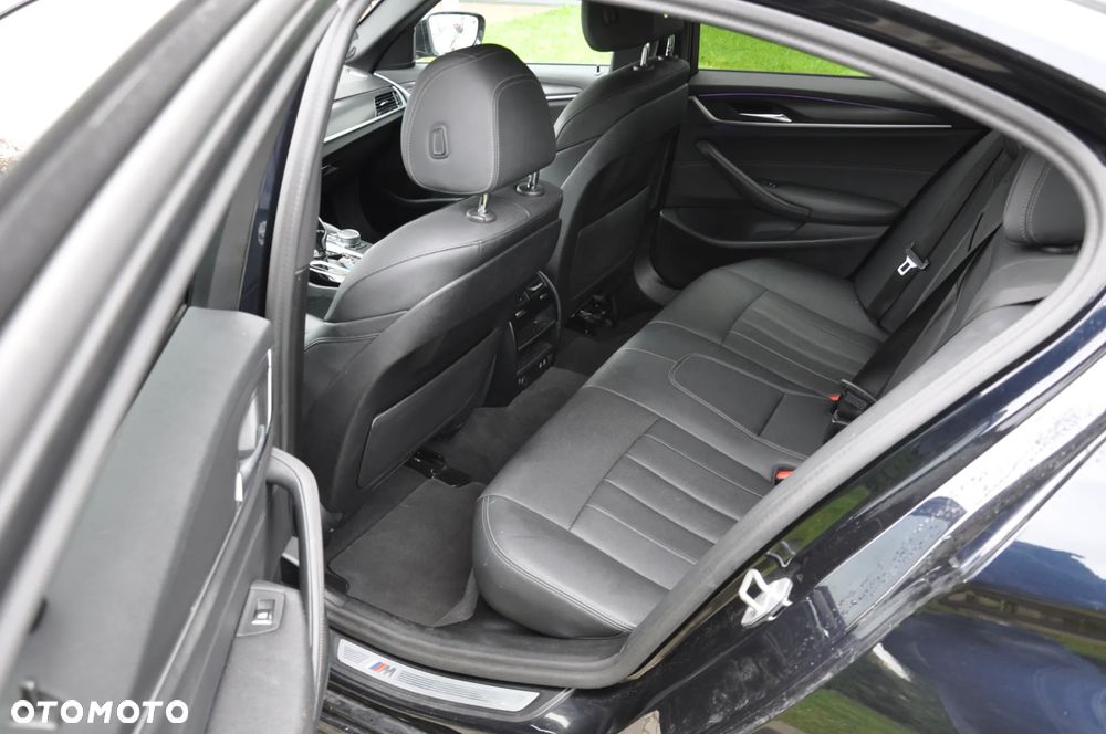 BMW Seria 5 520d Touring M Sport Edition - 13