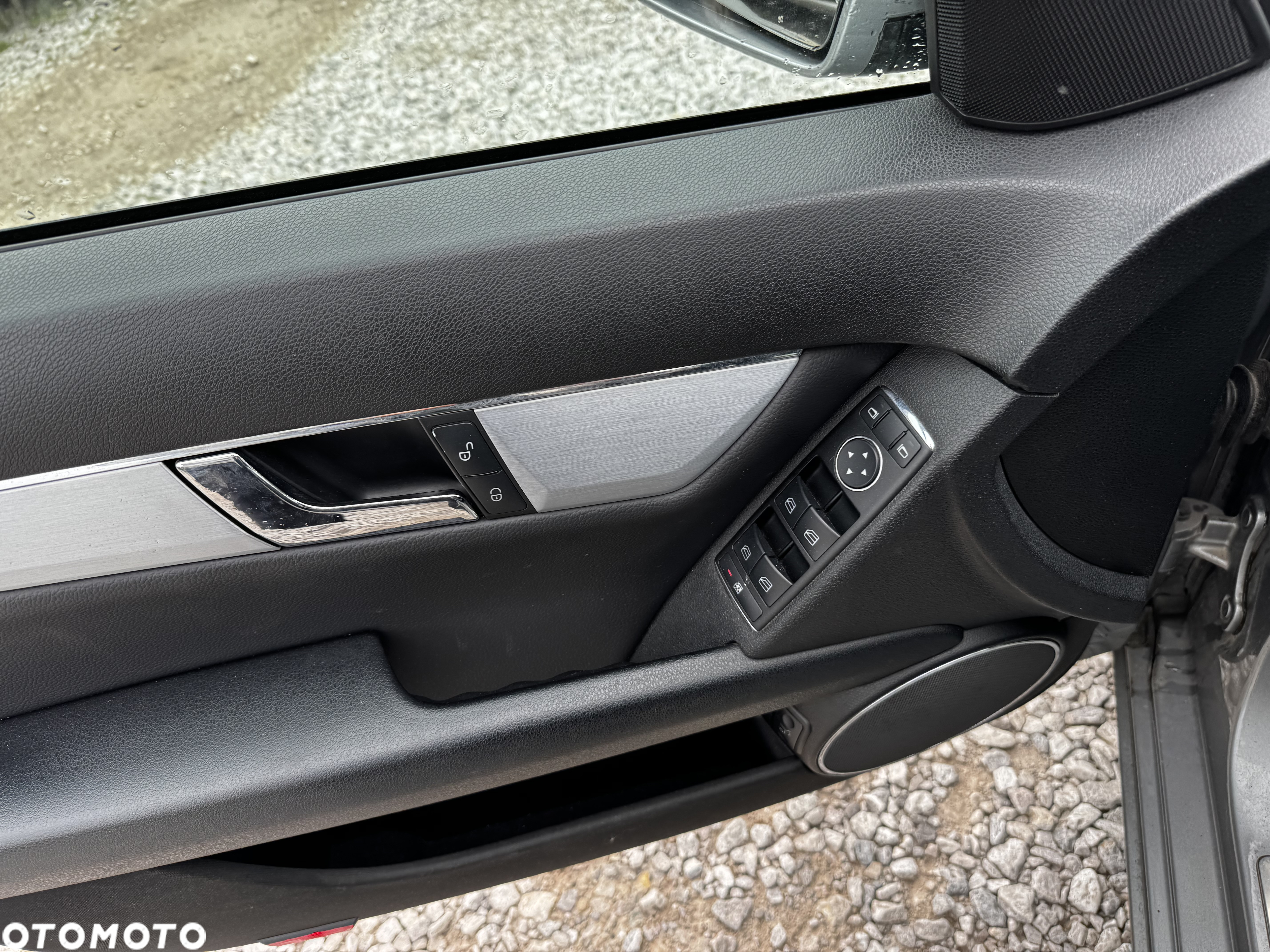 Mercedes-Benz Klasa C 250 CGI T Automatik BlueEFFICIENCY Avantgarde - 27