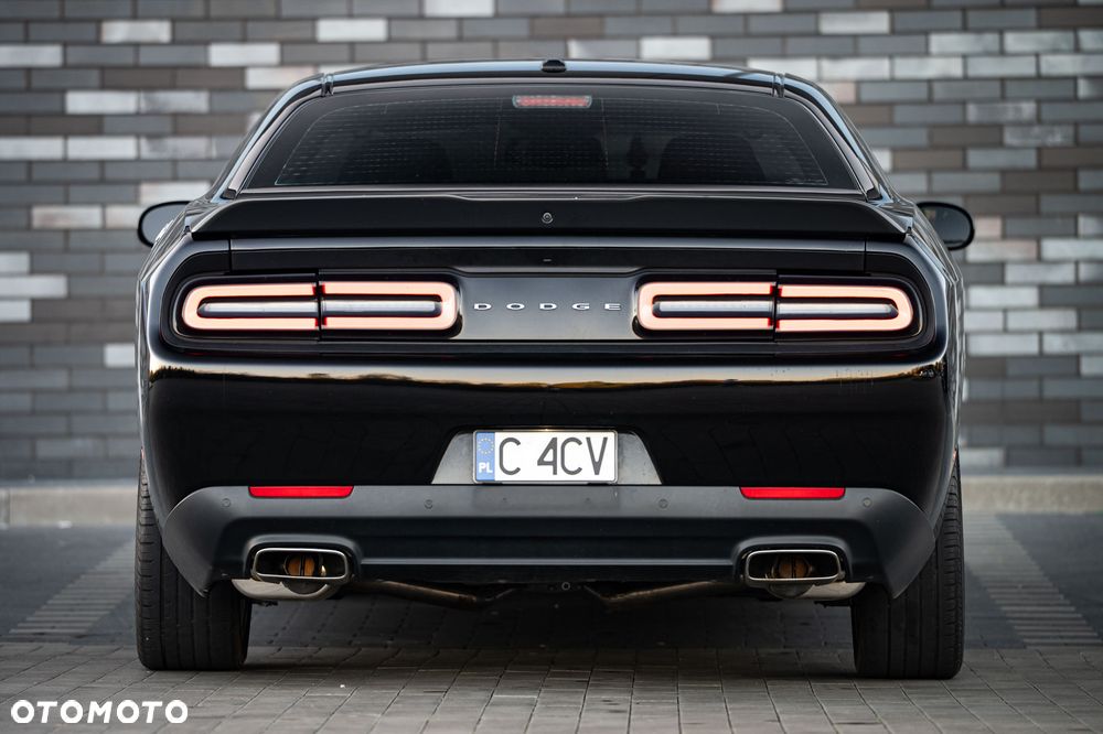 Dodge Challenger - 7
