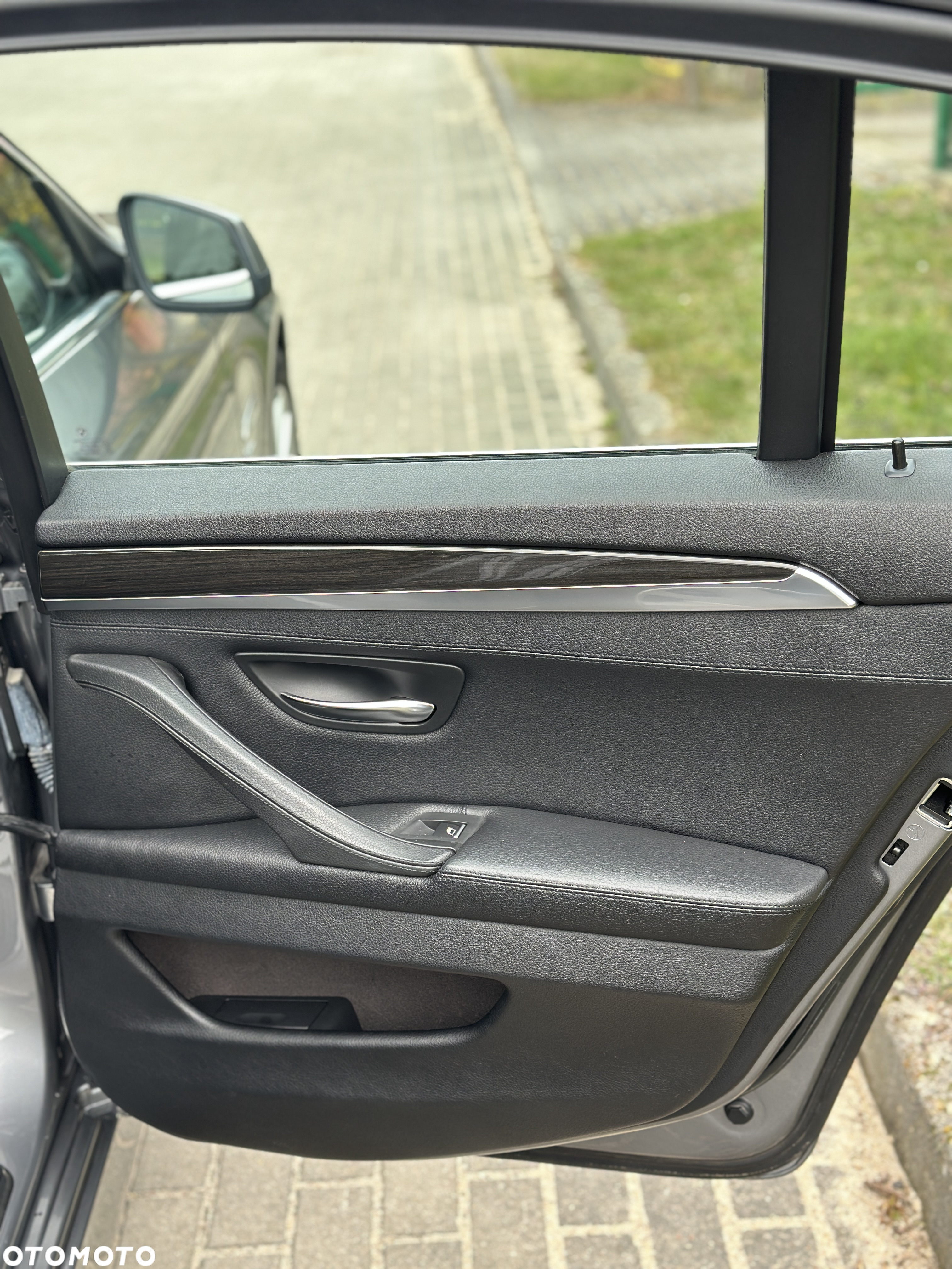 BMW Seria 5 525d xDrive Luxury Line - 28