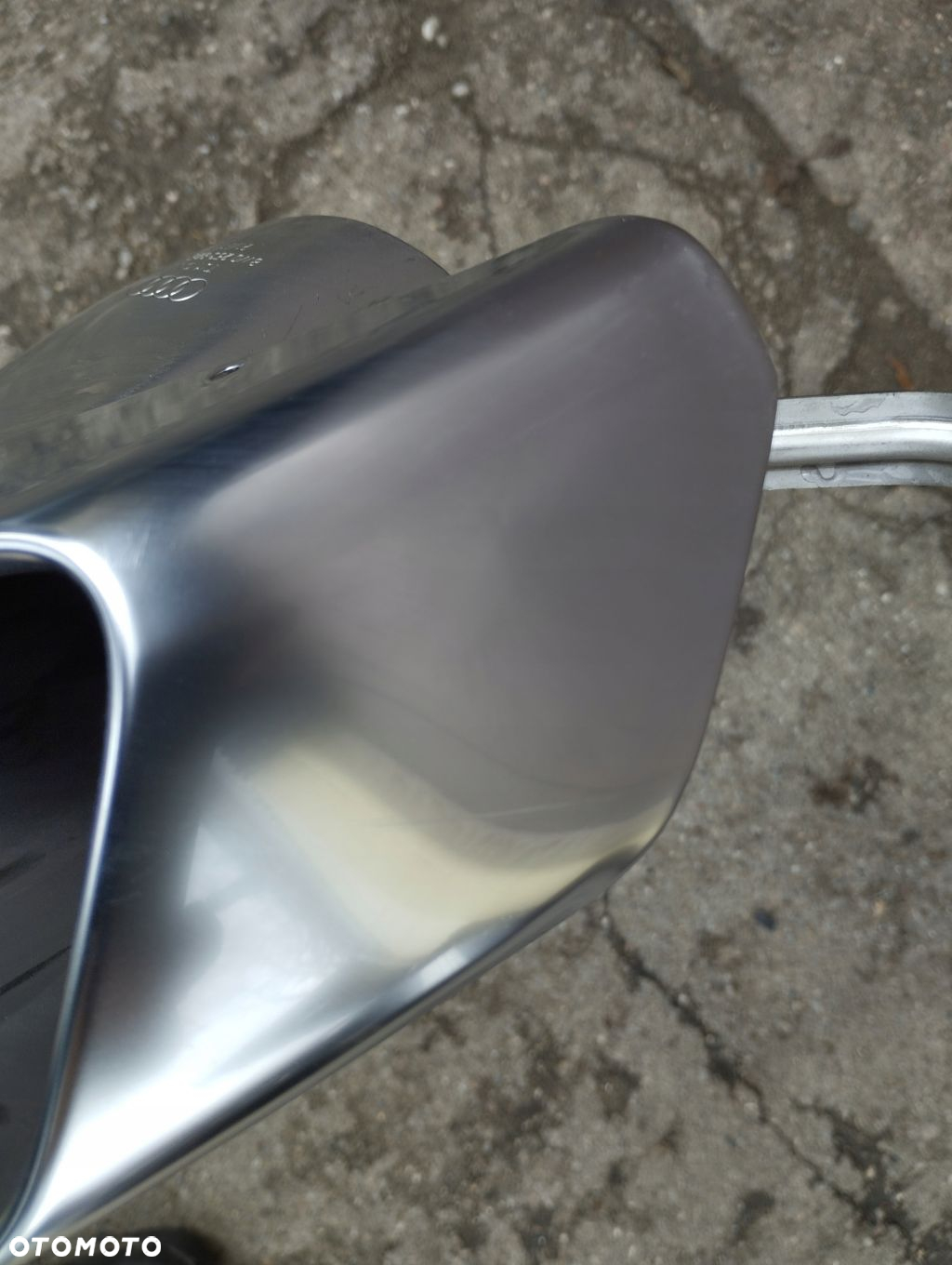 Końcówka wydechu lewa Audi A4 B9 8W 8W0253825L - 8
