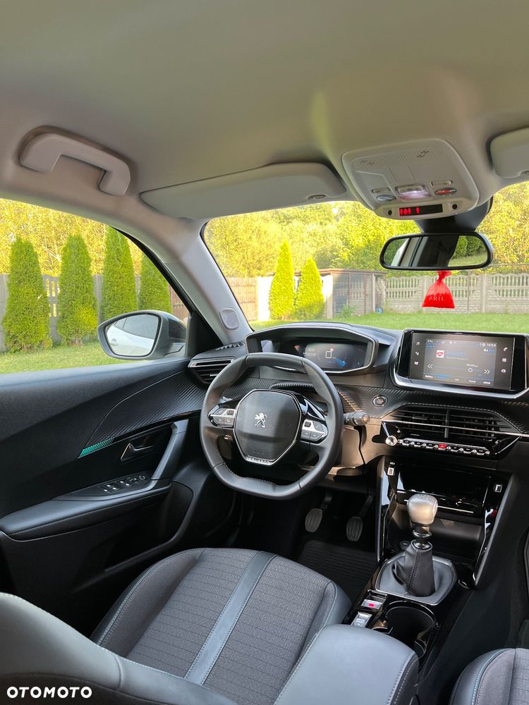 Peugeot 2008 1.2 PureTech Allure Pack S&S - 20