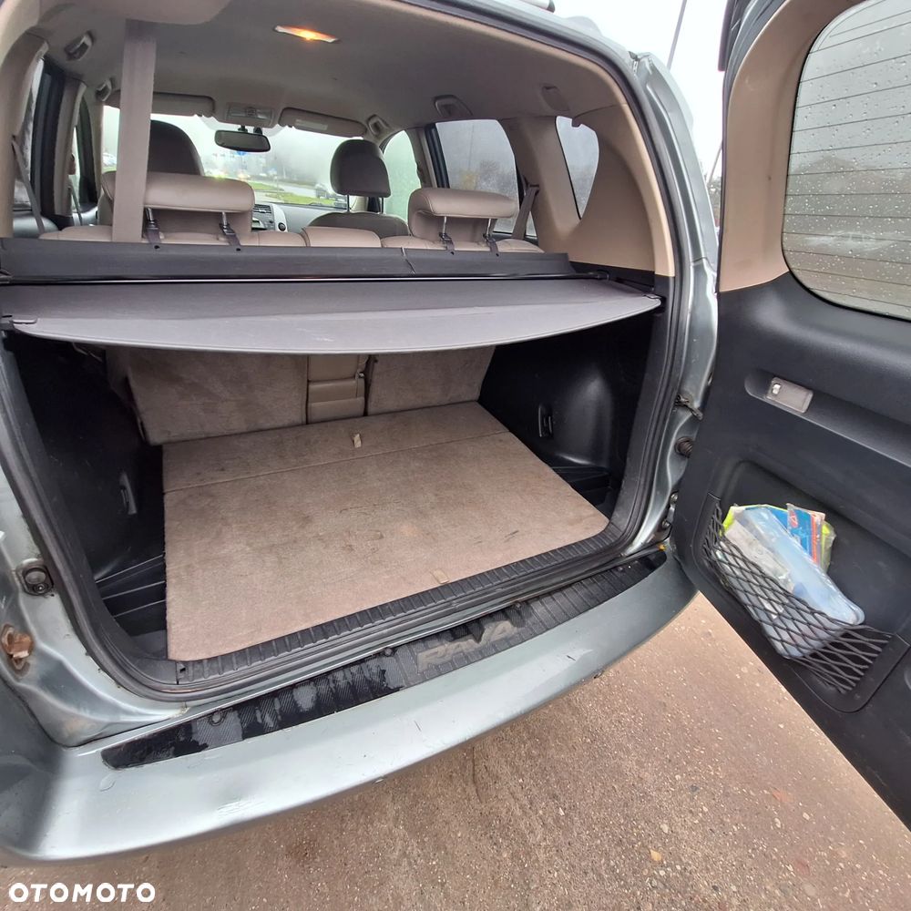 Toyota RAV4 - 23