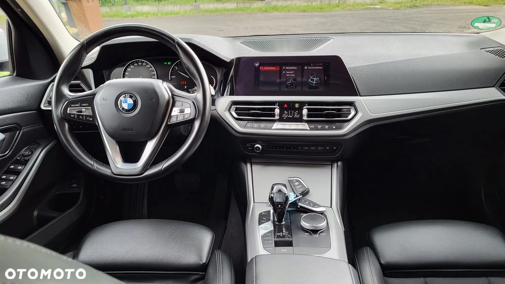 BMW Seria 3 318d Touring - 40