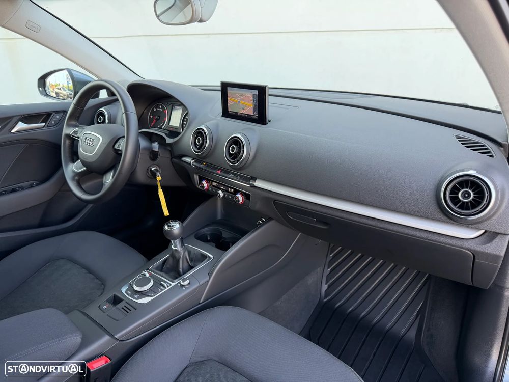 Audi A3 Sportback 1.6 TDI Advance Ultra — fotografia 10