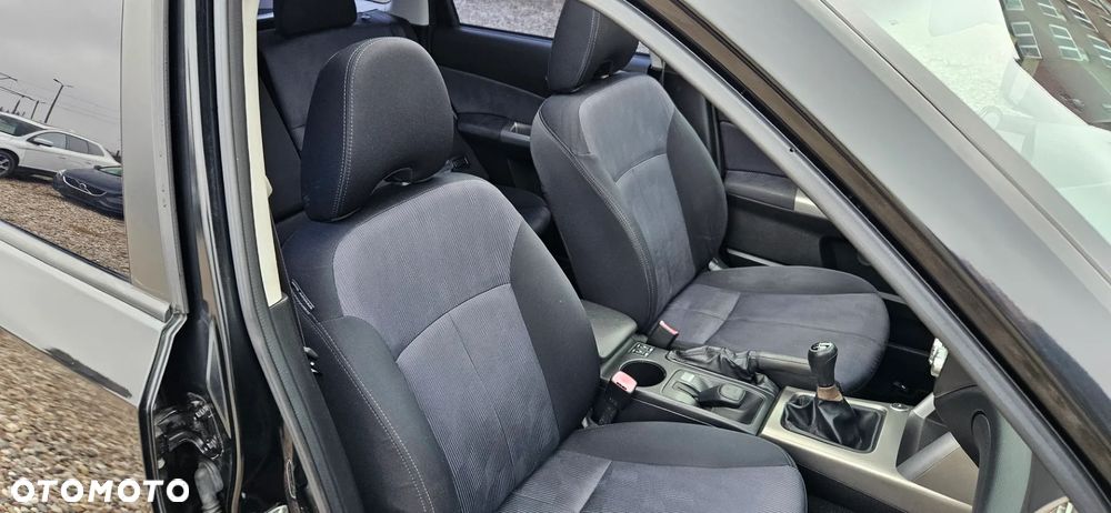 Subaru Forester 2.0X Exclusive - 28