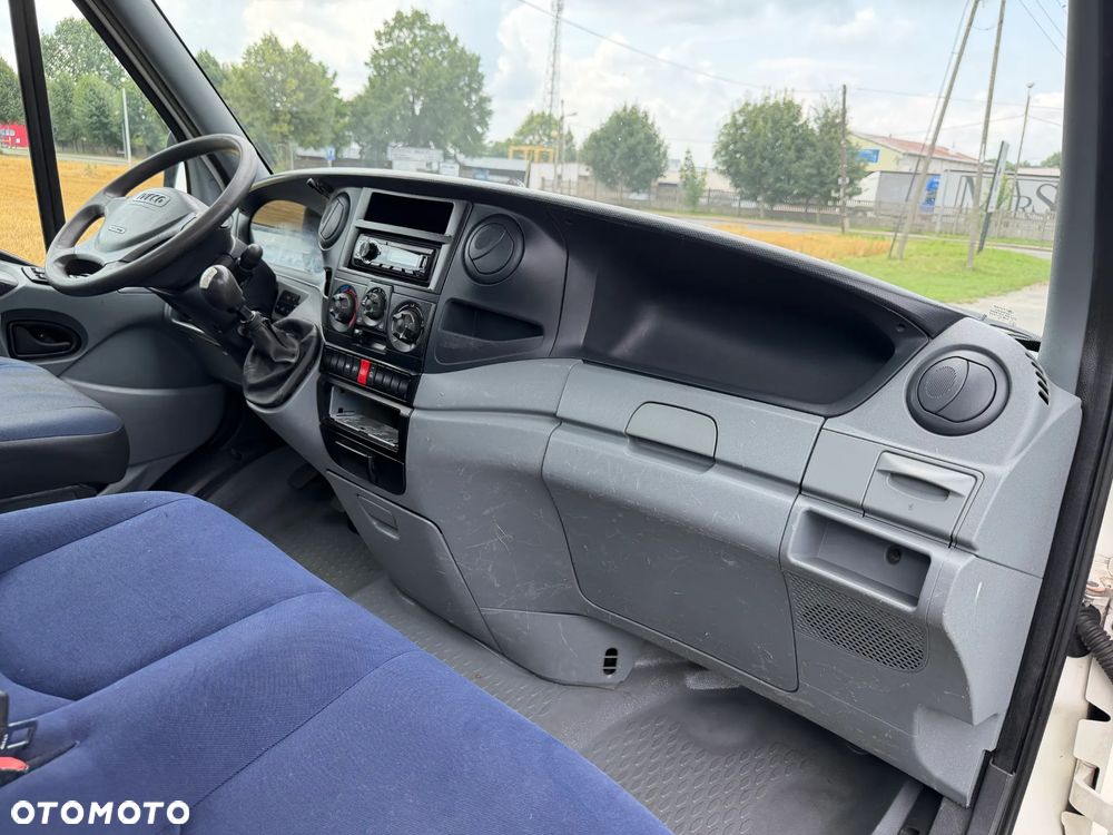 Iveco 50C15 * 3.0 / 150KM * Rama / Skrzyniowe * Koła bliźniacze * Rozstaw osi: 3.75m * - 31