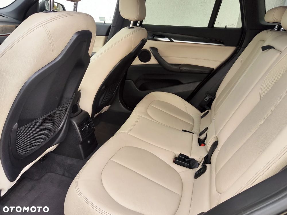 BMW X1 - 10