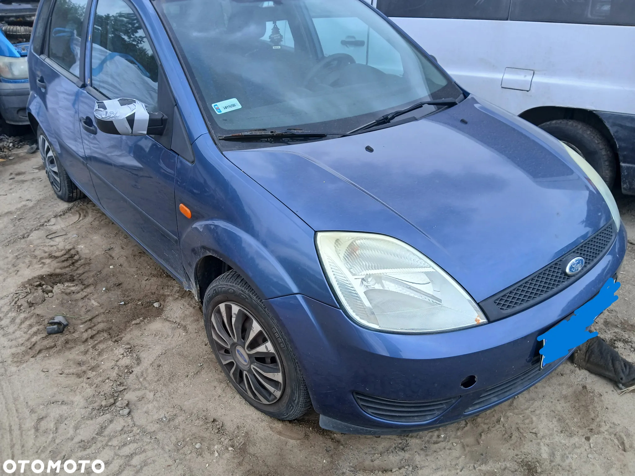 ford fiesta MK6 44 fotel fotele kanapa deska kokpit podsufitka boczek boczki klamka podłokietnik - 2