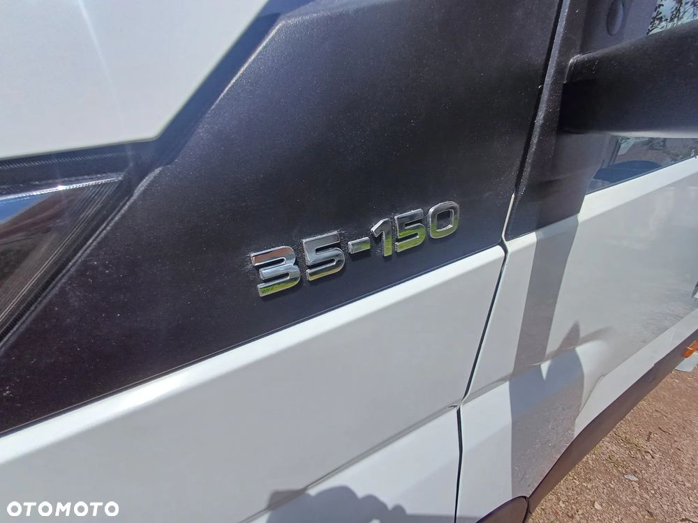 Mercedes-Benz Sprinter - 25