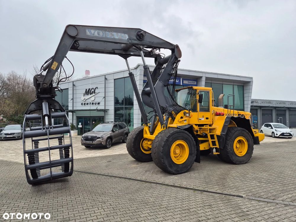 Volvo L 180E 4X4 / HEAVY DUTY / ŁADOWARKA KOŁOWA / CHWYTAK DO BALI I DREWNA / WIELE ZASTOSOWAŃ / OD PIERWSZEGO WŁAŚCICIELA / DOBRY STAN / MOŻLIWOŚĆ TRANSPORTU - 14
