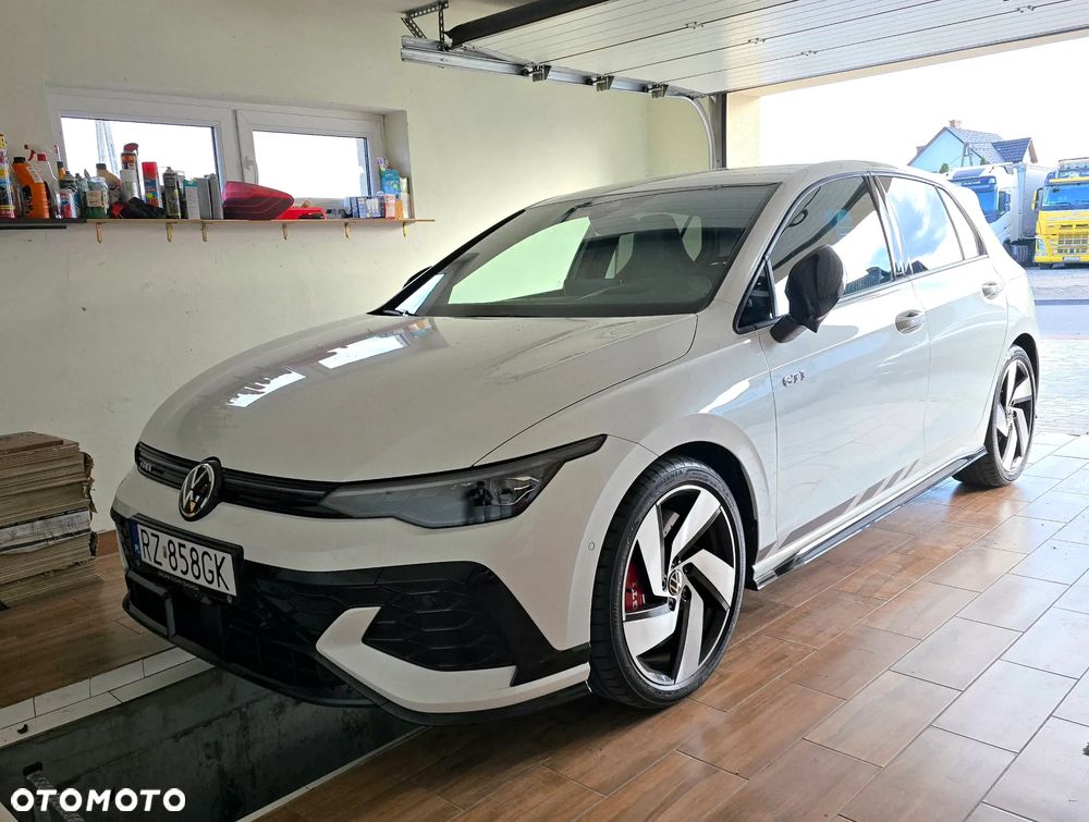 Volkswagen Golf - 17