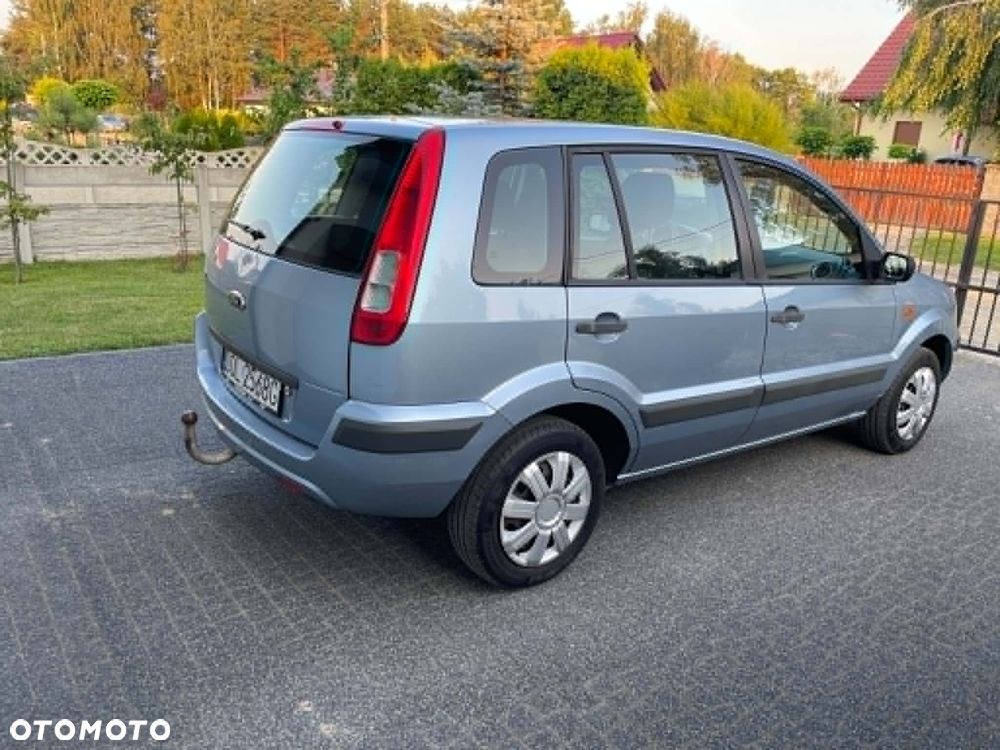 Ford Fusion - 10