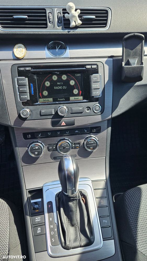 Volkswagen Passat 2.0 TDI BlueMotion Technology DSG Comfortline - 12
