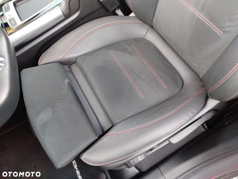 Mercedes-Benz GLA - 14