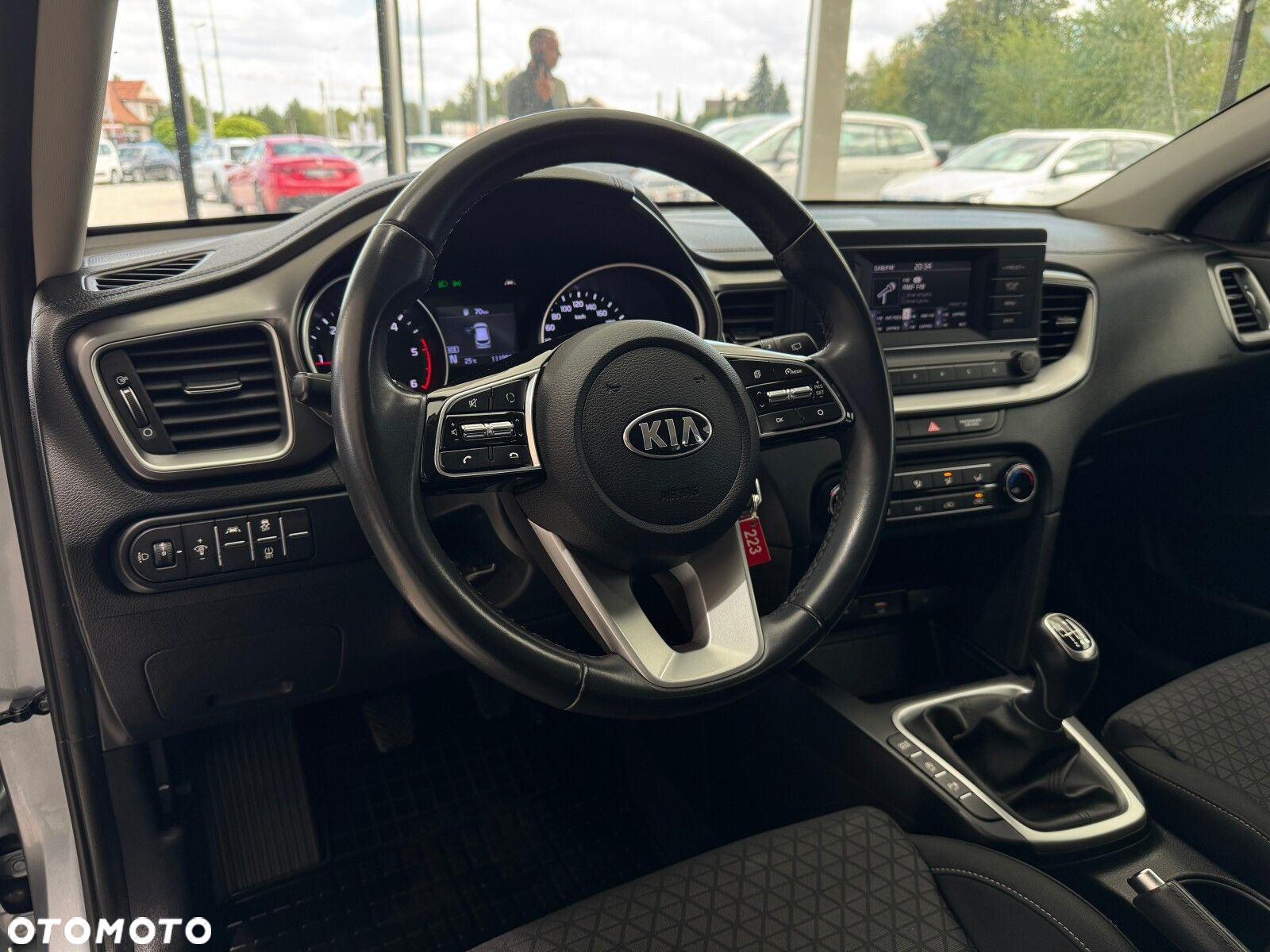 Kia Ceed - 8