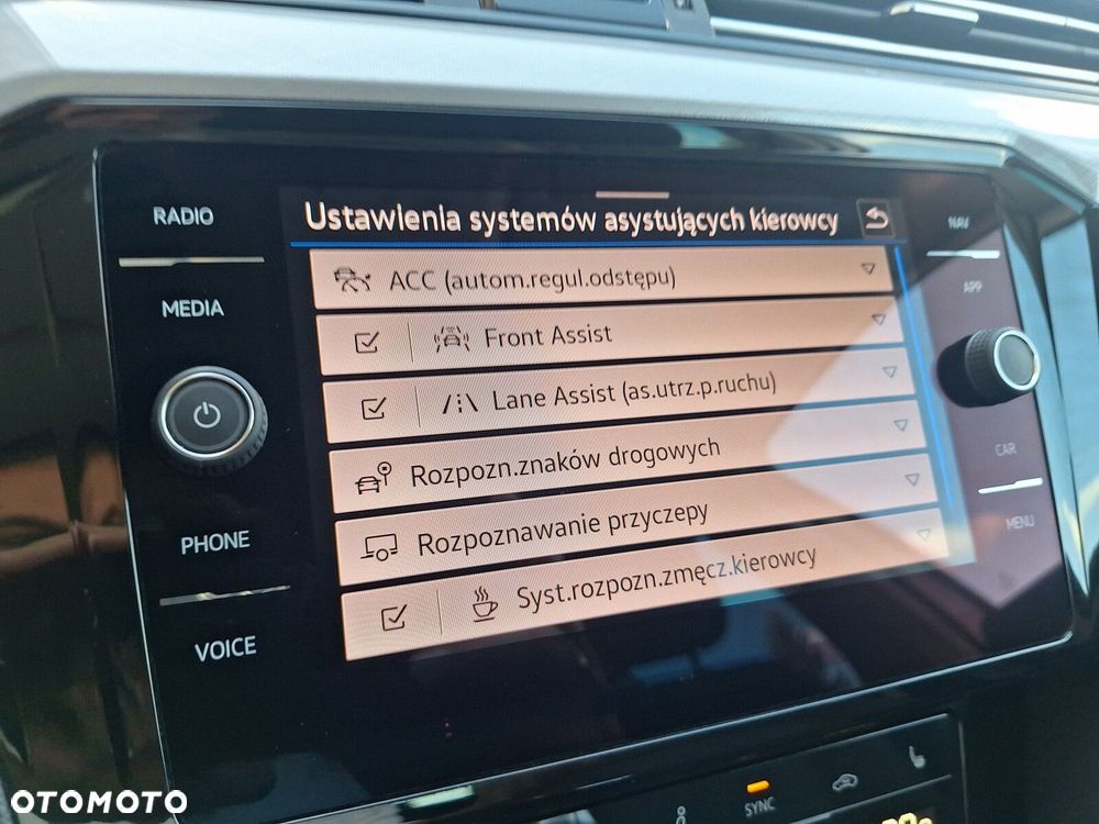 Volkswagen Passat - 30