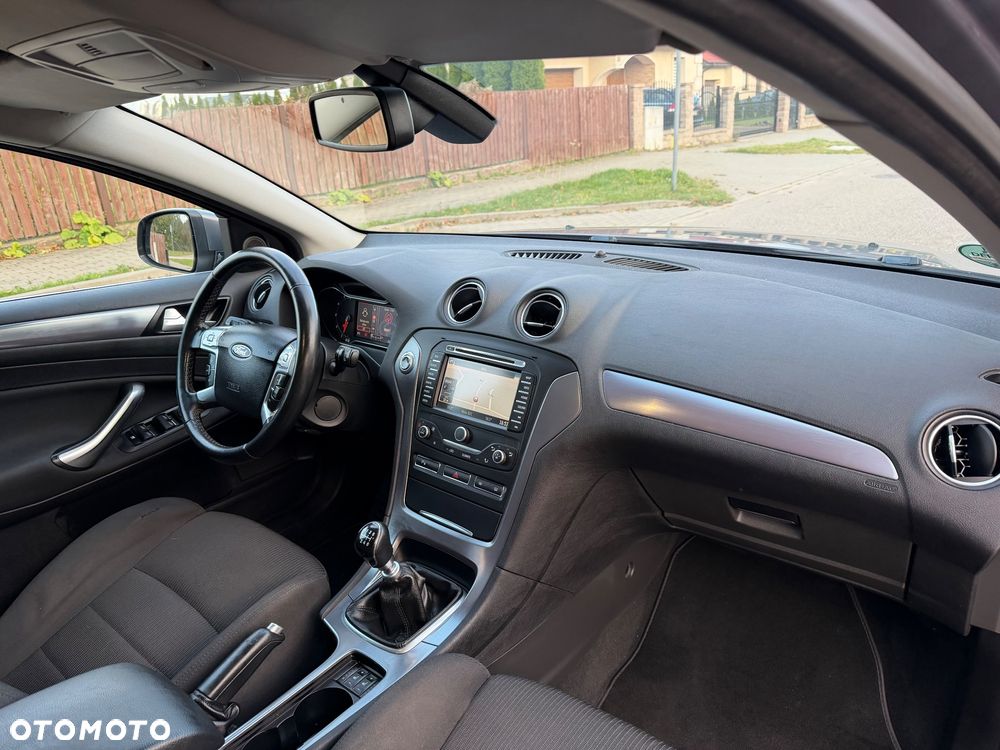 Ford Mondeo 2.0 TDCi Titanium - 32