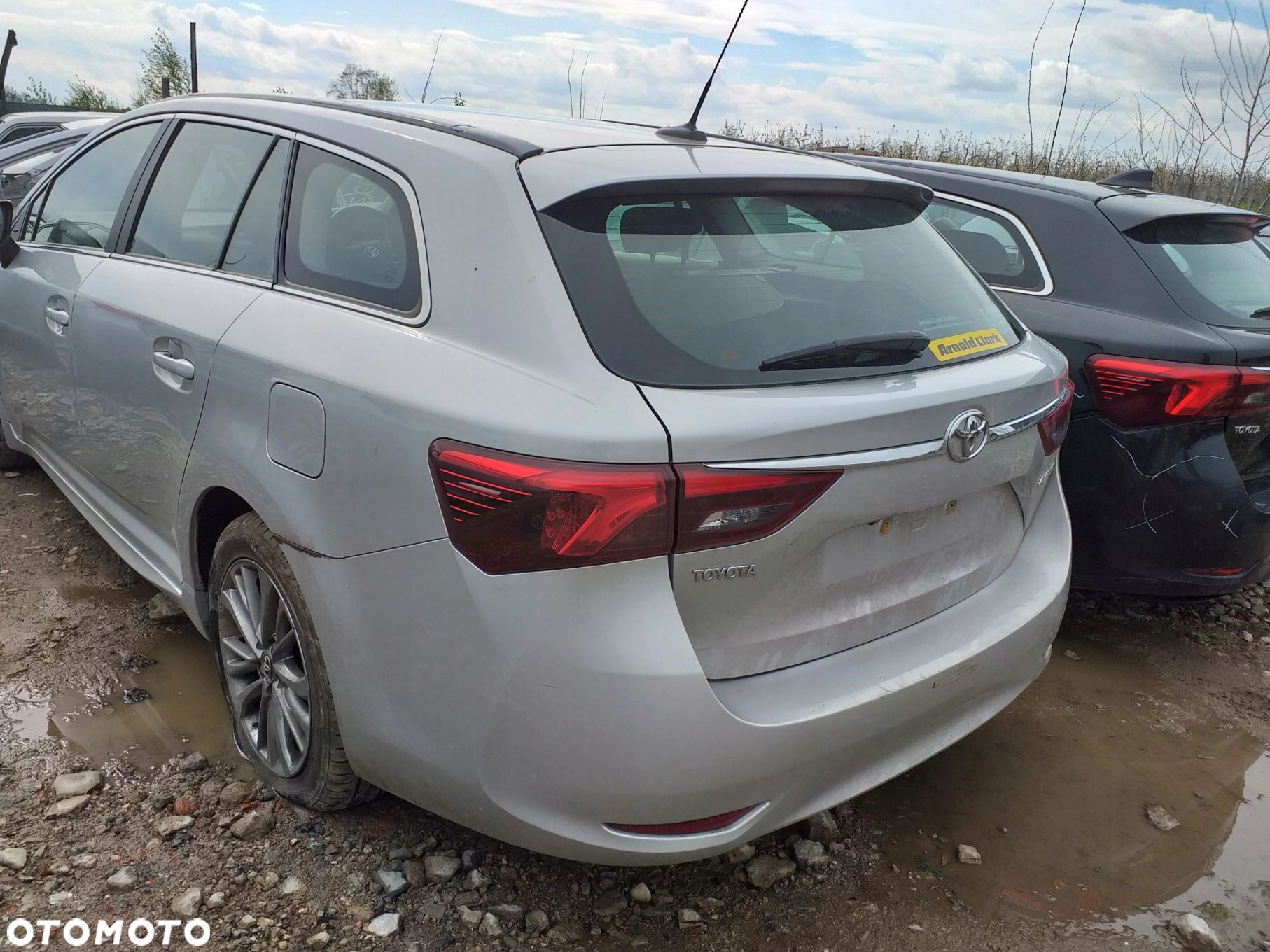 AVENSIS T29 1,6 d4d rura intercoolera dolot - 4