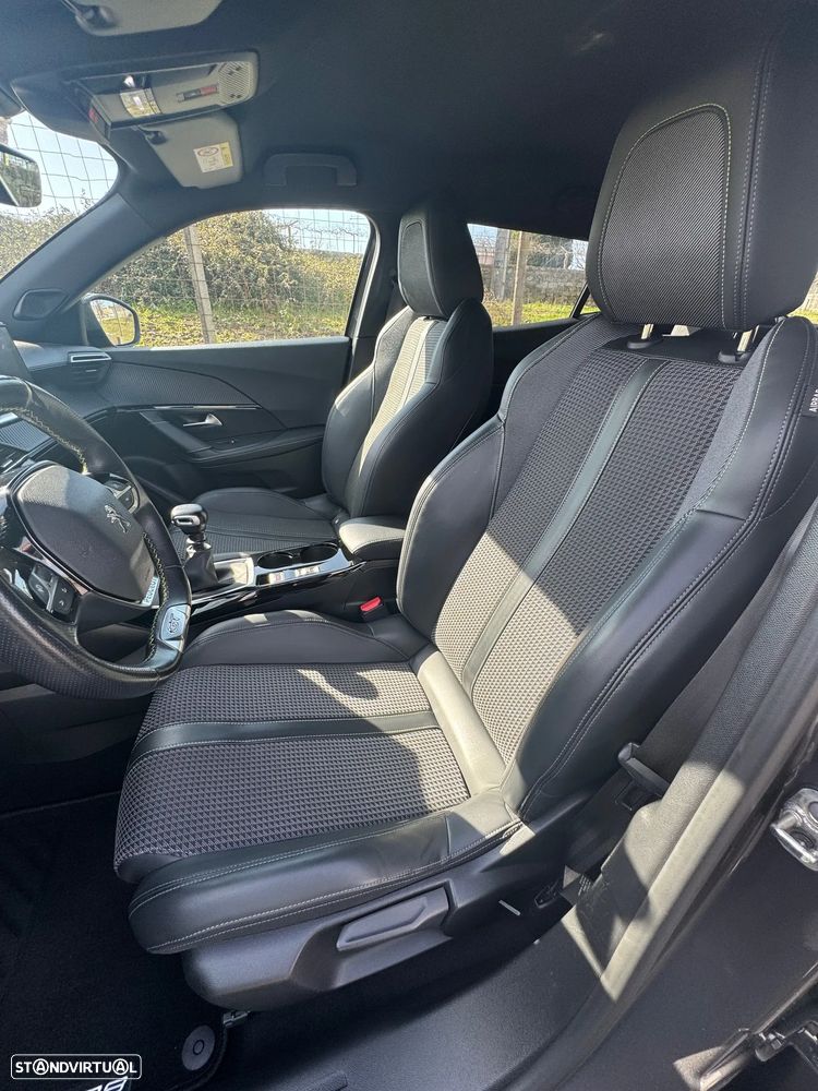 Peugeot 2008 1.2 PureTech GT Line - 17