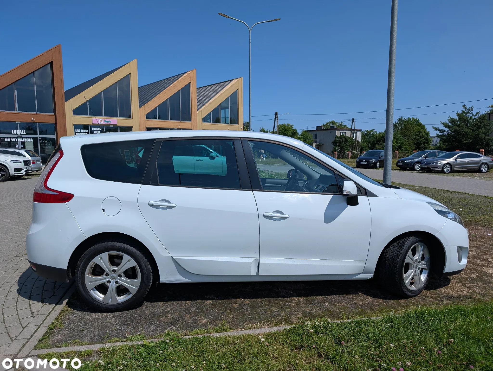 Renault Grand Scenic - 11