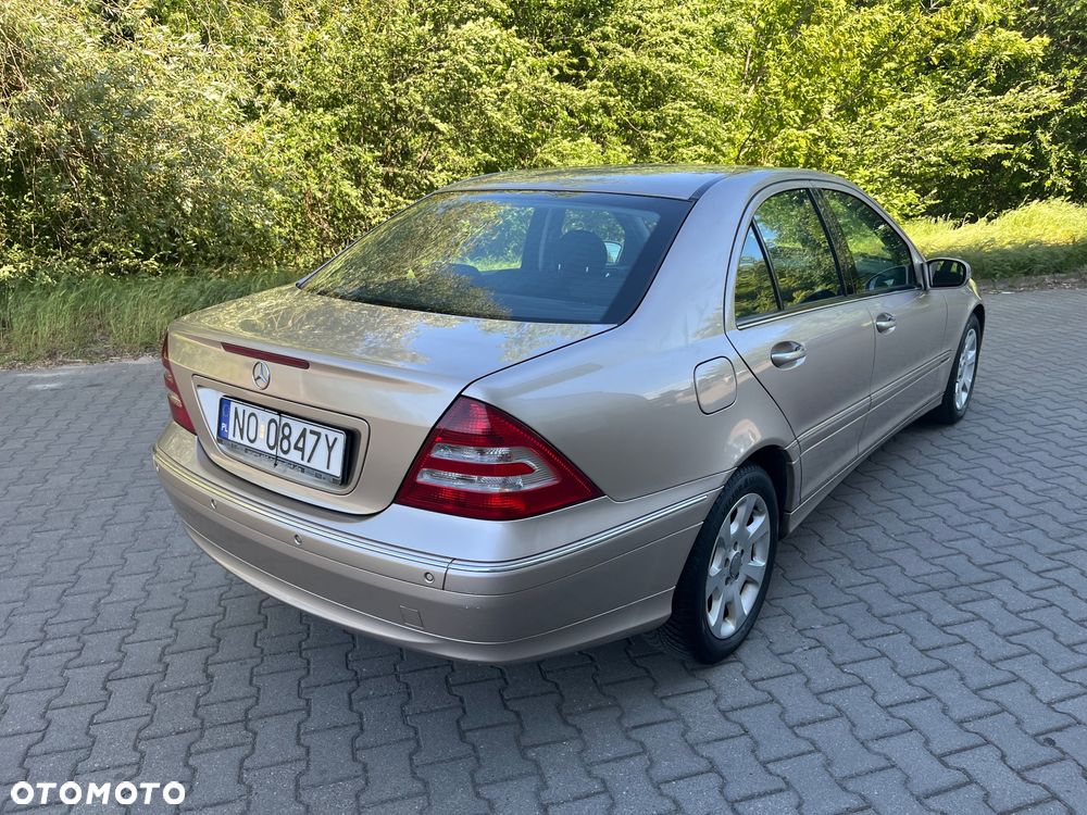 Mercedes-Benz Klasa C 240 4Matic Elegance - 6