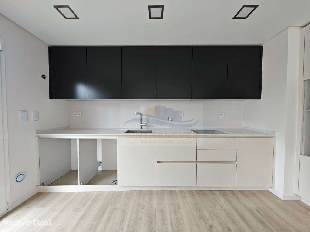 Luxuoso apartamento T2 na Parede com varanda e vista desafogada - Grande imagem: 4/38