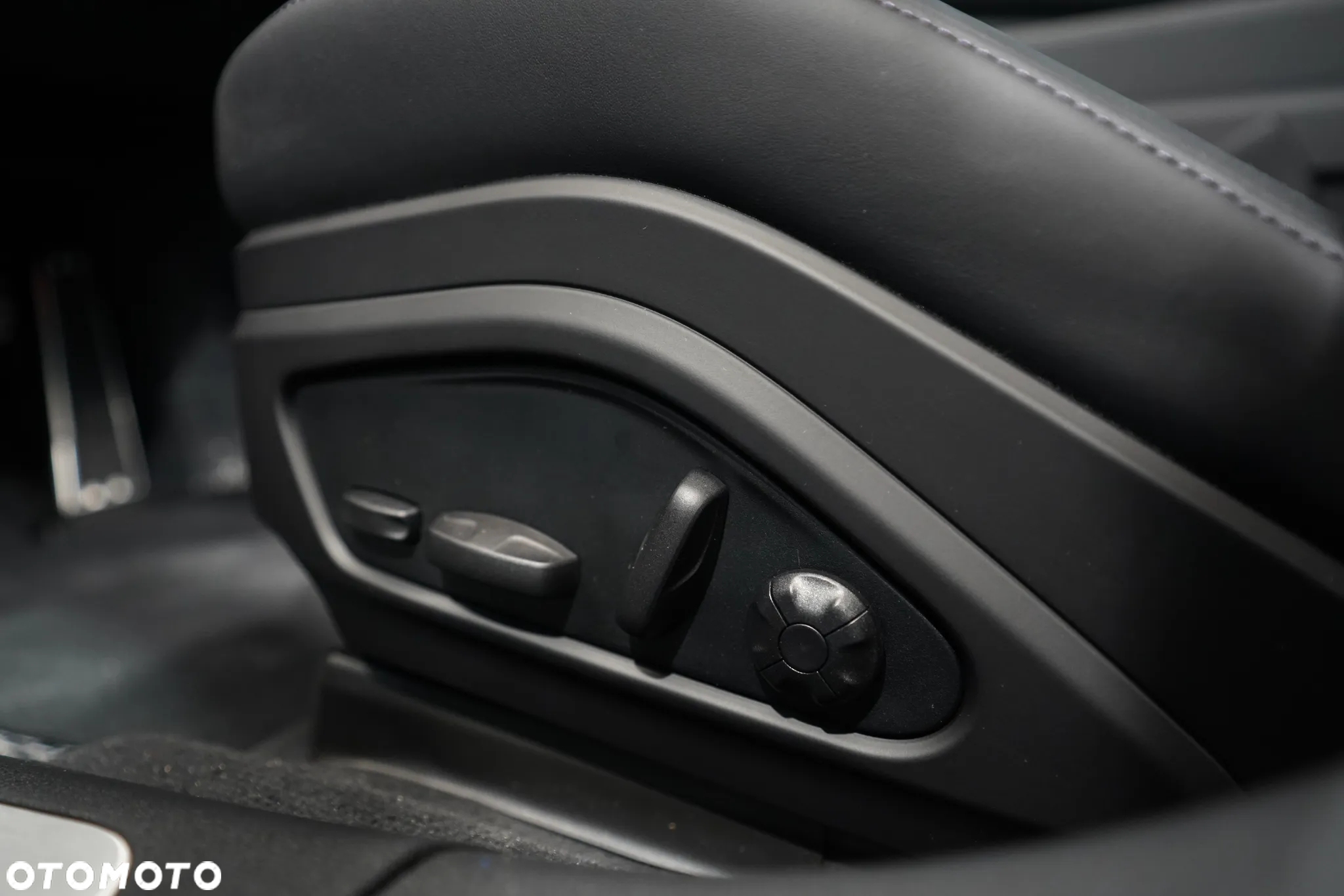 Porsche Panamera 4 - 24