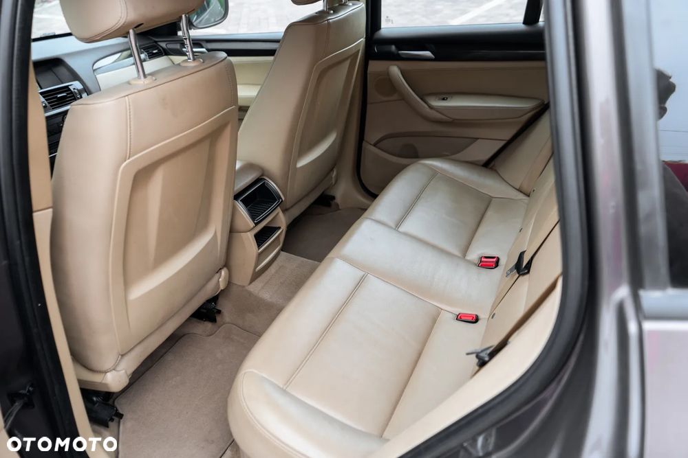 BMW X3 xDrive20d - 23