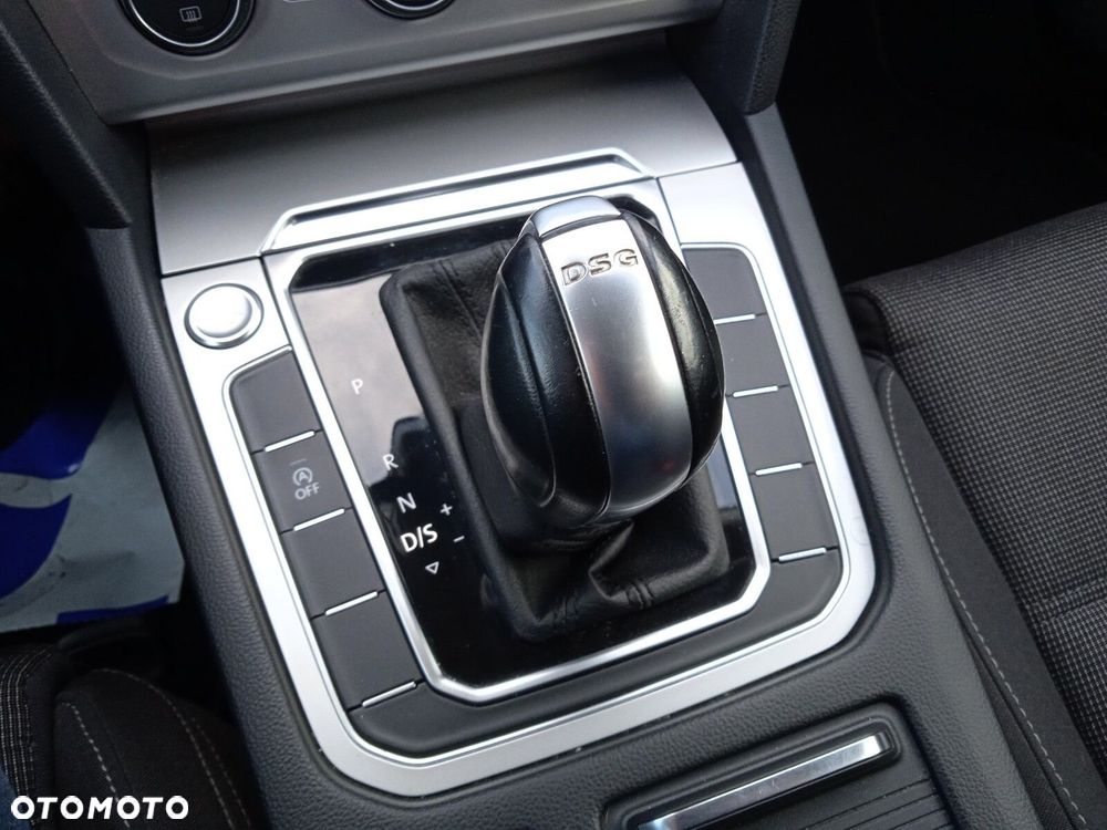Volkswagen Passat - 21