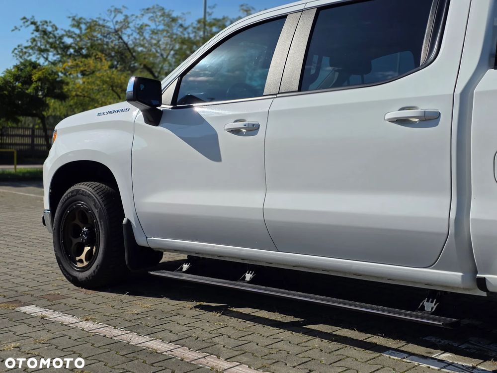 Chevrolet Silverado - 28