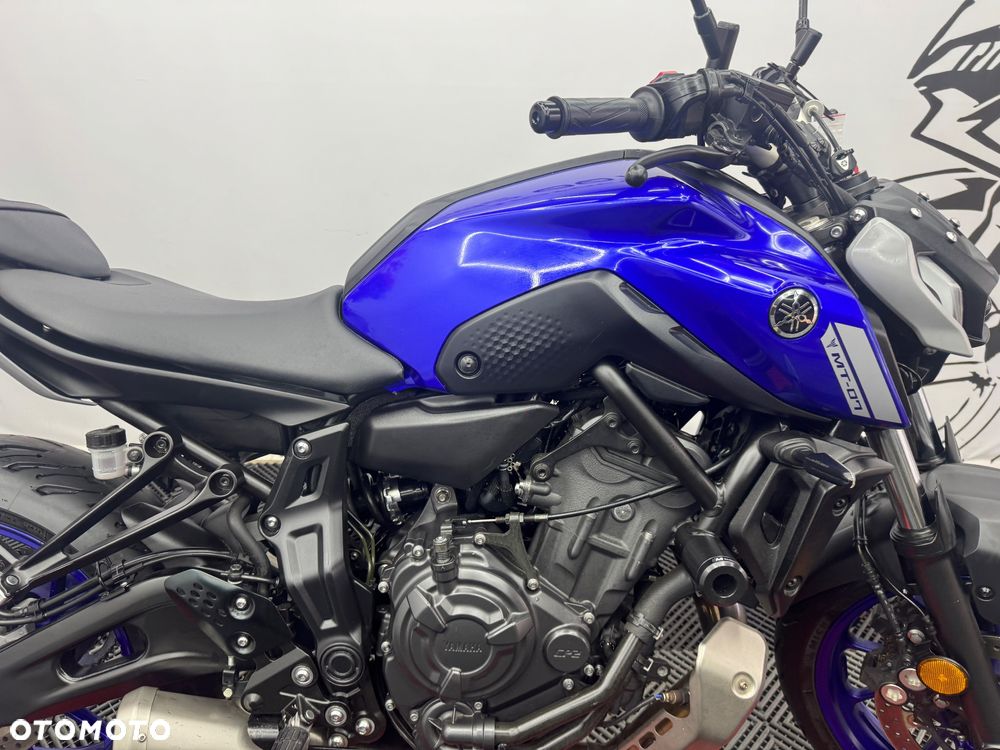 Yamaha MT - 27
