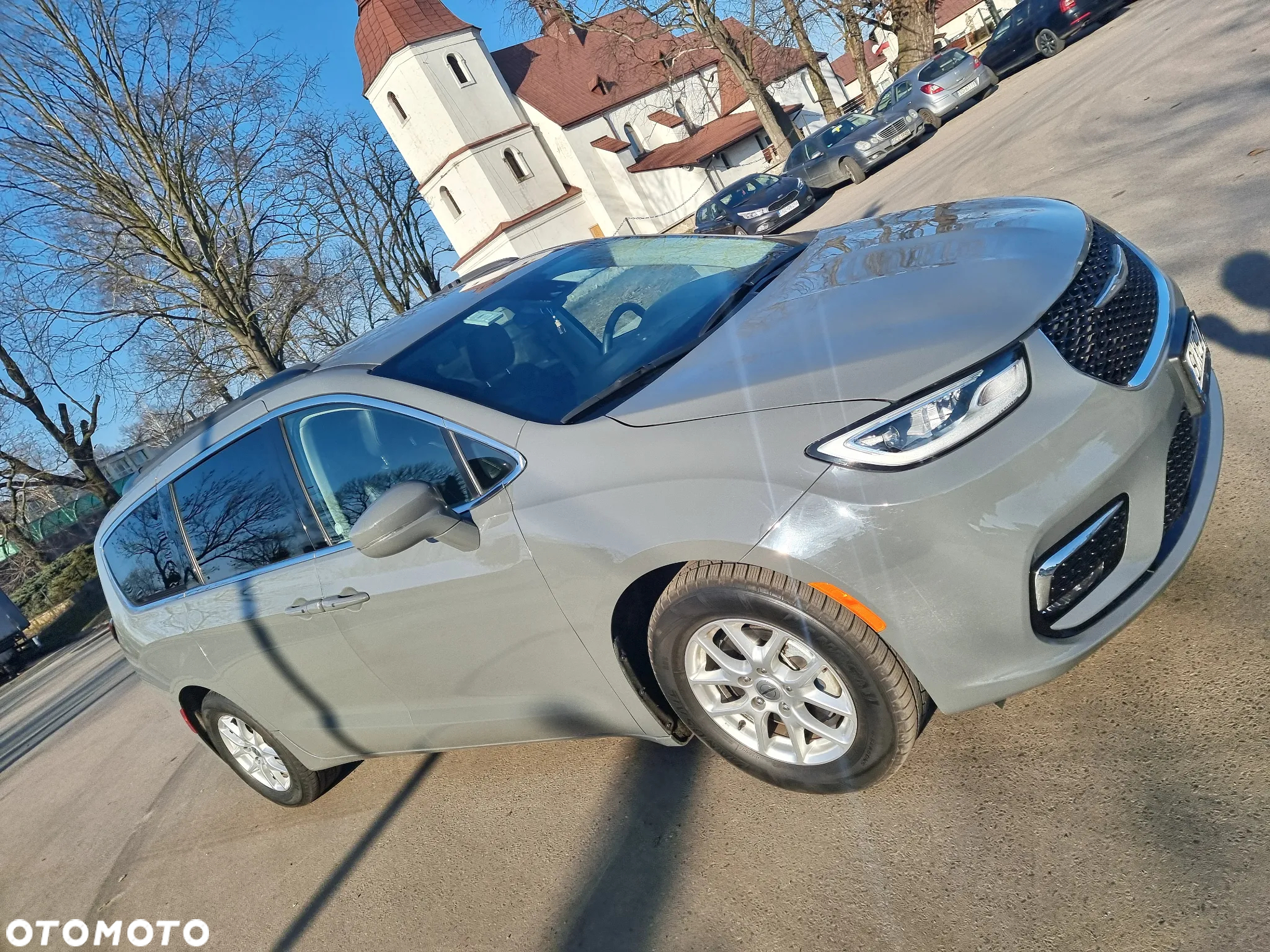 Chrysler Pacifica - 12