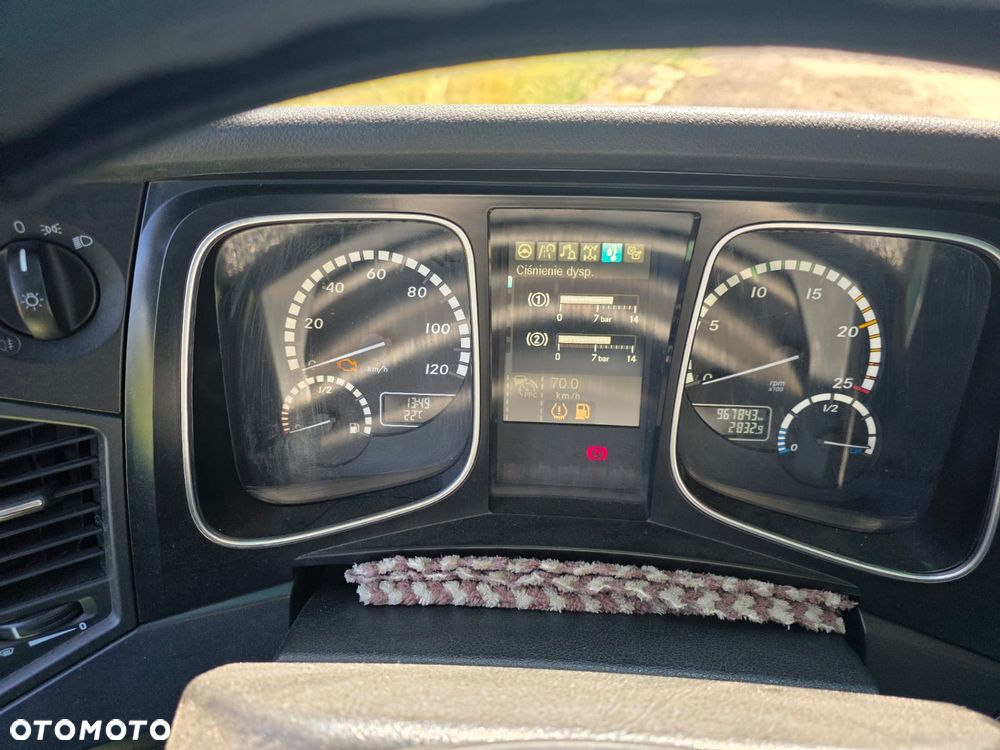 Mercedes-Benz Actros - 10