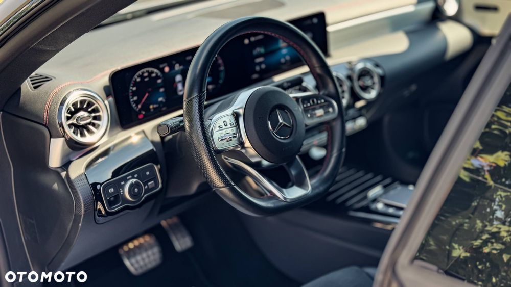 Mercedes-Benz CLA 250 e 8G-DCT AMG Line - 15