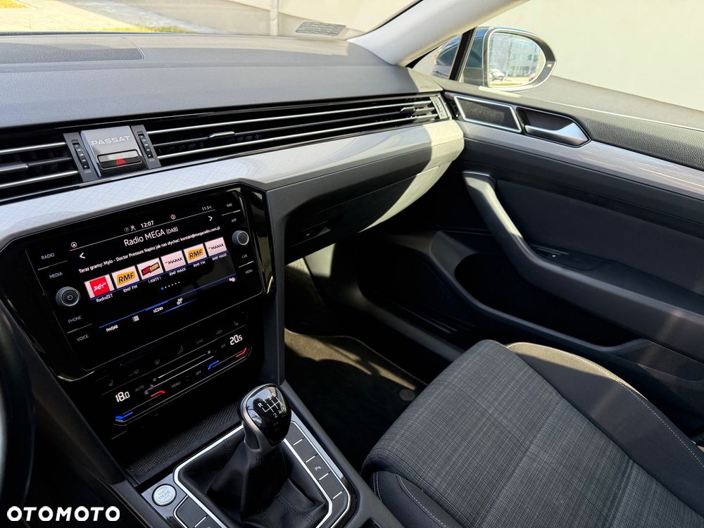 Volkswagen Passat 2.0 TDI EVO Business - 33