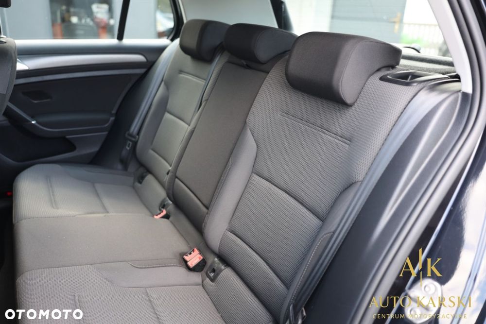 Volkswagen Golf - 34