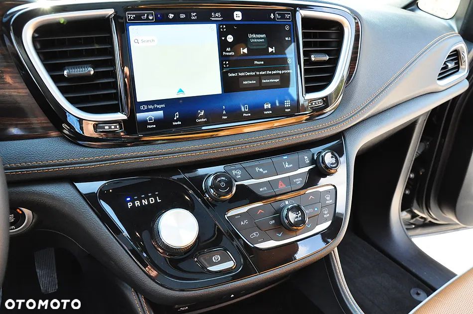 Chrysler Pacifica - 32