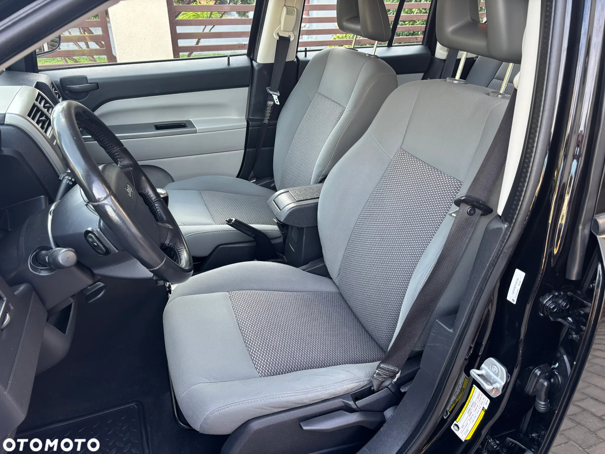 Jeep Compass - 23