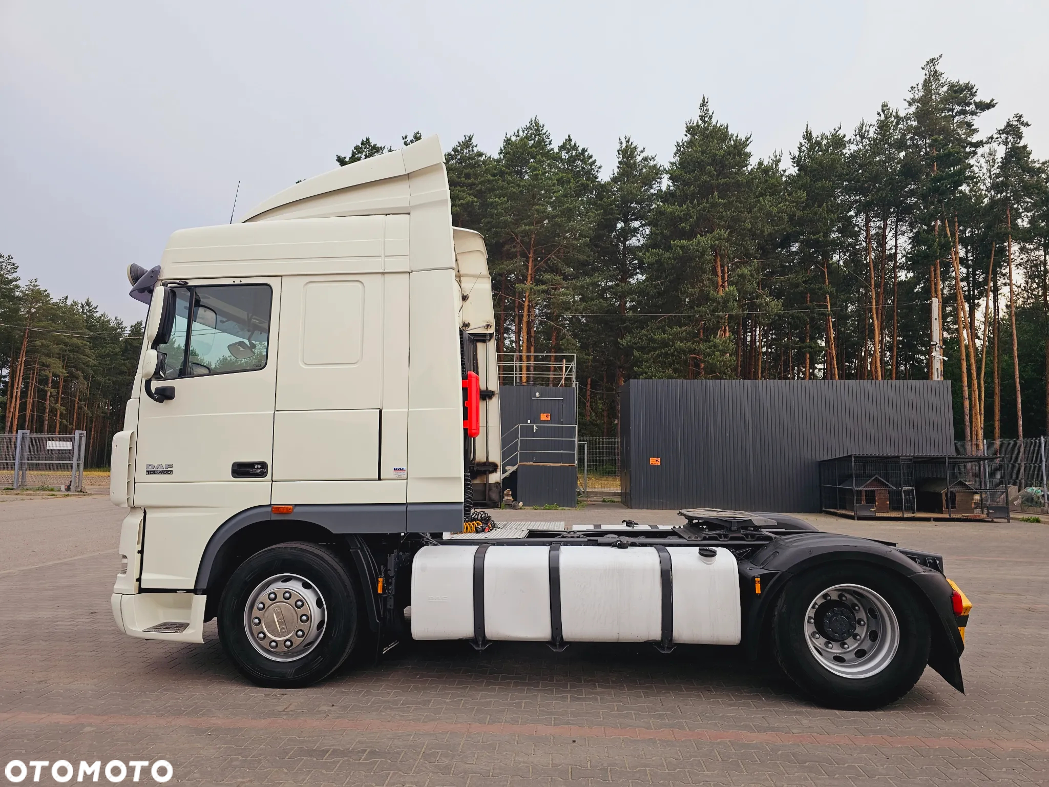 DAF XF 105 460 * EURO 5 * MANUAL* 2012 * STANDARD * SPACE CAB - 3