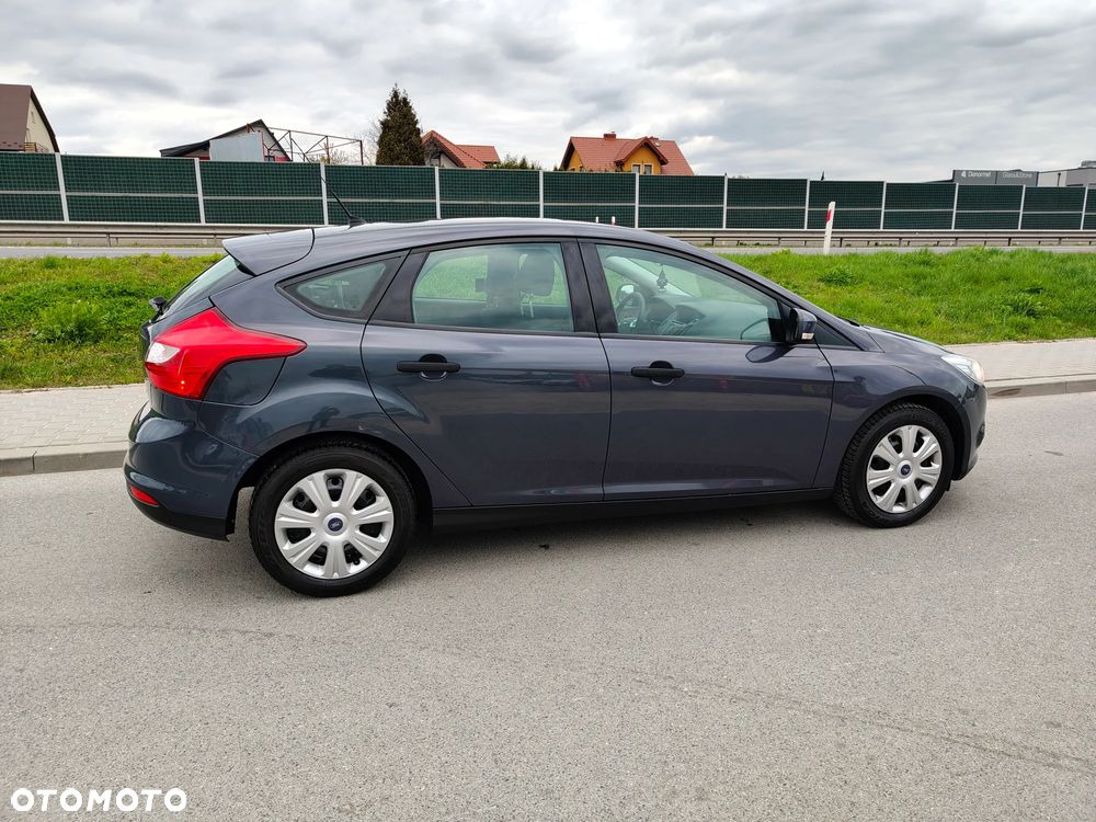Ford Focus 1.6 Ambiente - 25