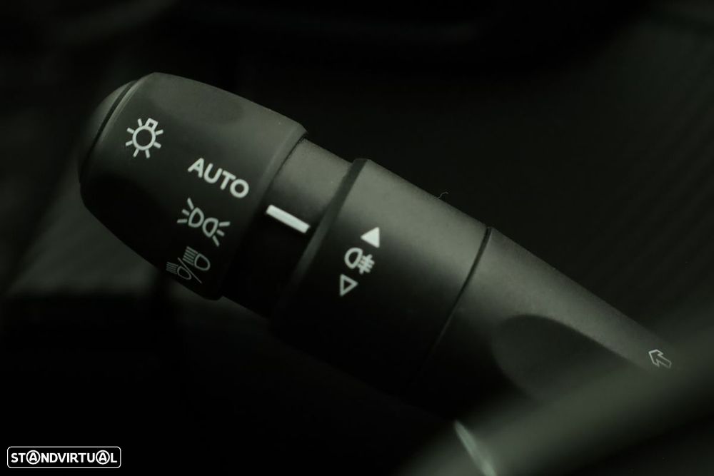 Peugeot 2008 1.2 PureTech Allure - 16