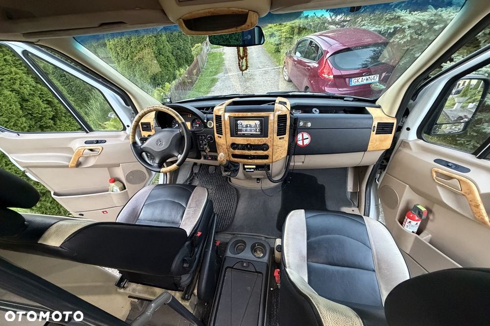 Mercedes-Benz Sprinter - 16
