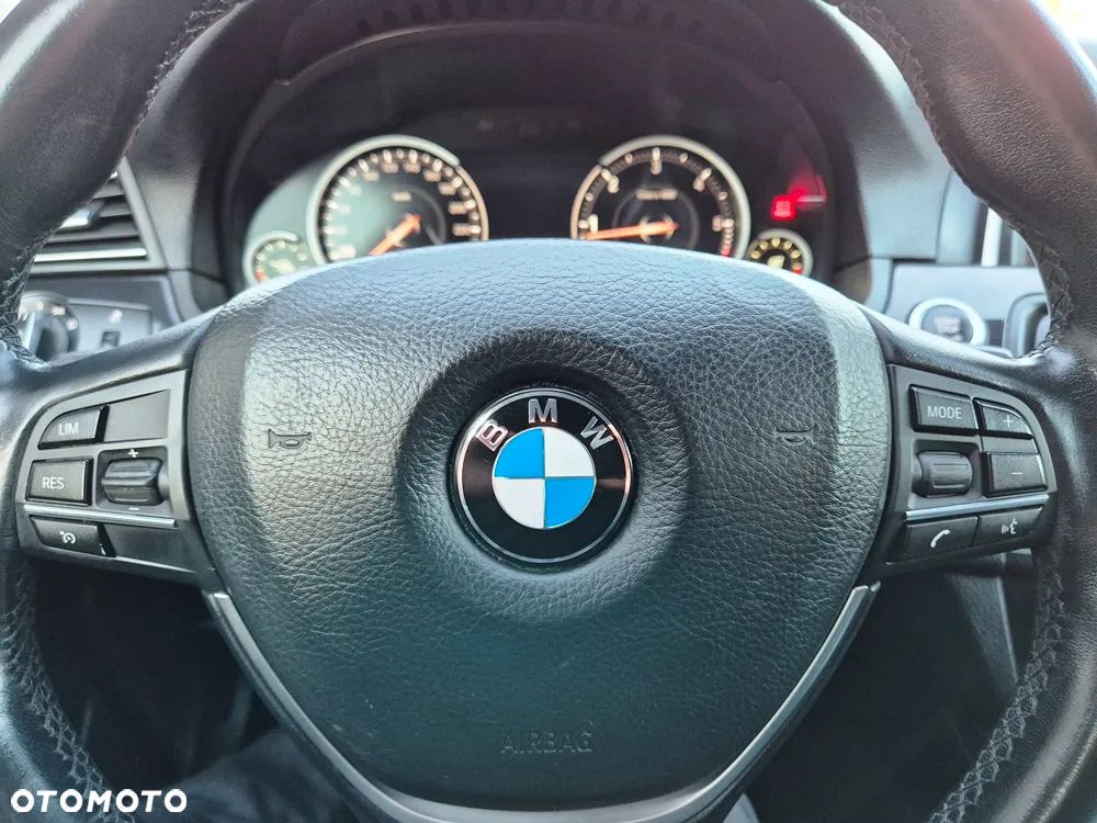 BMW Seria 5 518d - 21