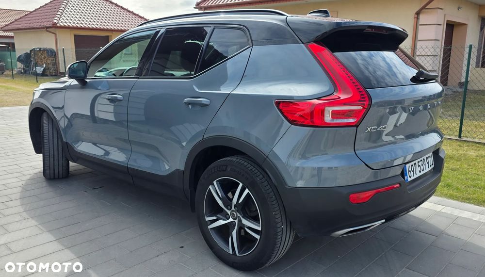 Volvo XC 40 D4 AWD Geartronic R-Design - 33