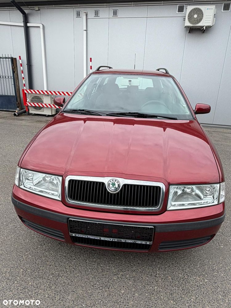 Skoda Octavia 1.6 Tour Sport - 8